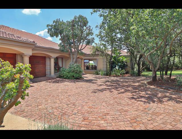 4 BEDROOM HOUSE FOR SALE IN LEEUWFONTEIN ESTATE